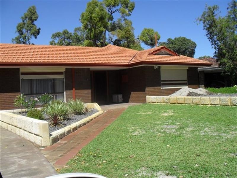 4 Hume Road, Thornlie WA 6108