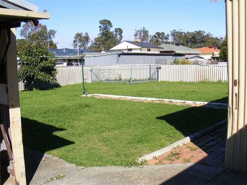 10 Angelo Street, Armadale WA 6112
