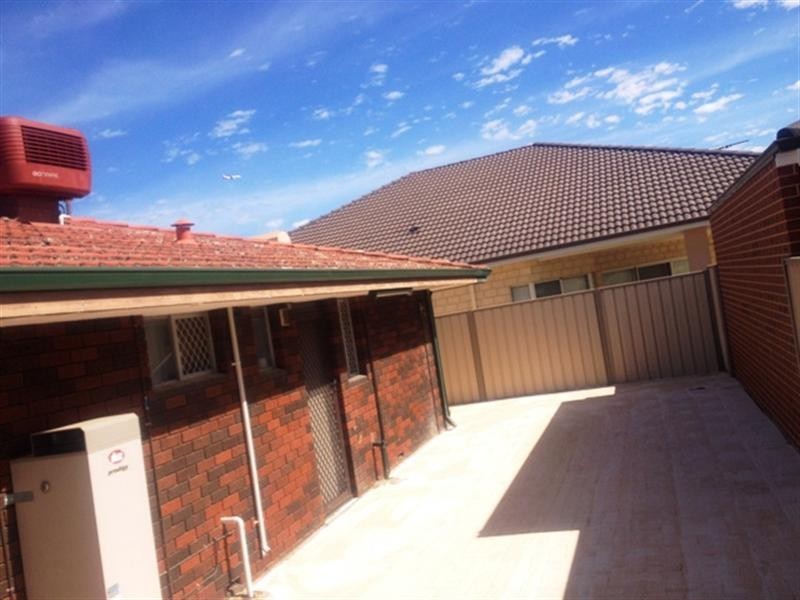 8A BRIXTON Street, Beckenham WA 6107