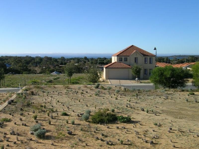 24 Paperbark Way, Wannanup WA 6210