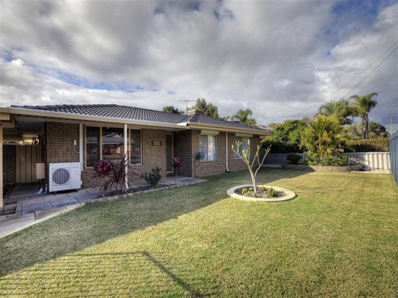 202 Maida Vale Road, High Wycombe WA 6057