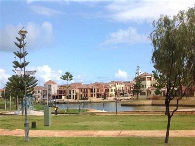 10 Endeavour Circle, Wannanup WA 6210