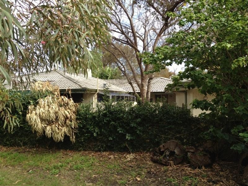 80 Regency Drive, Thornlie WA 6108