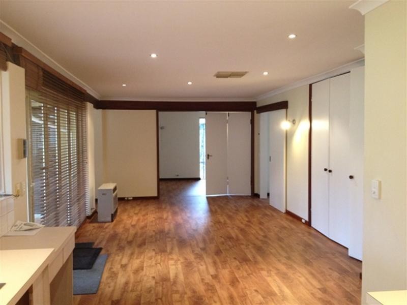 80 Regency Drive, Thornlie WA 6108