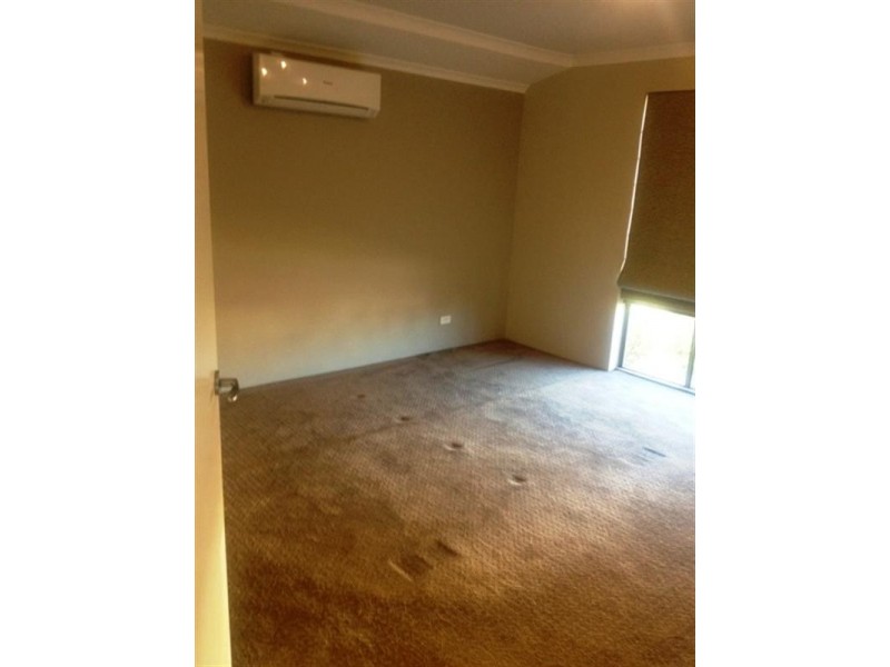 10 MANCHESTER Way, Canning Vale WA 6155