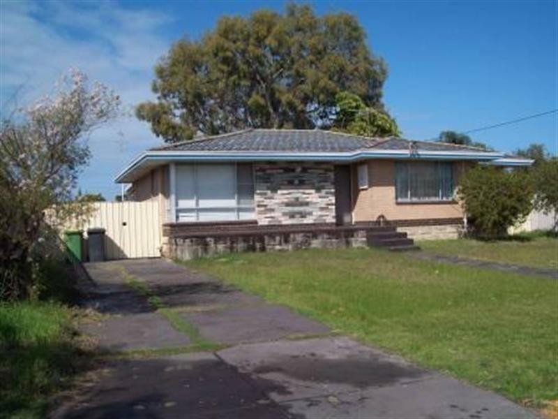 12 Lester Drive, Thornlie WA 6108