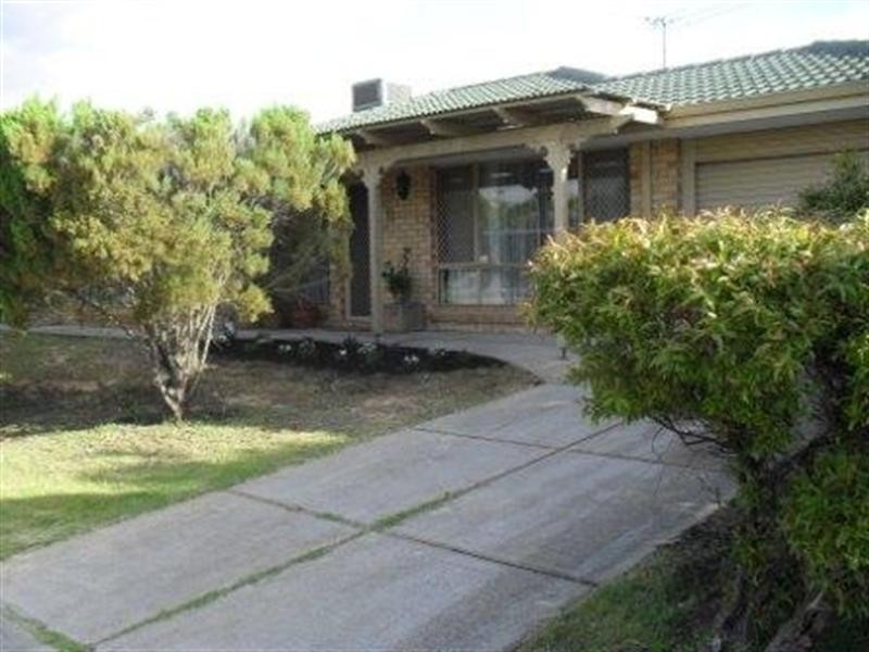 11 Dolara Court, Maddington WA 6109