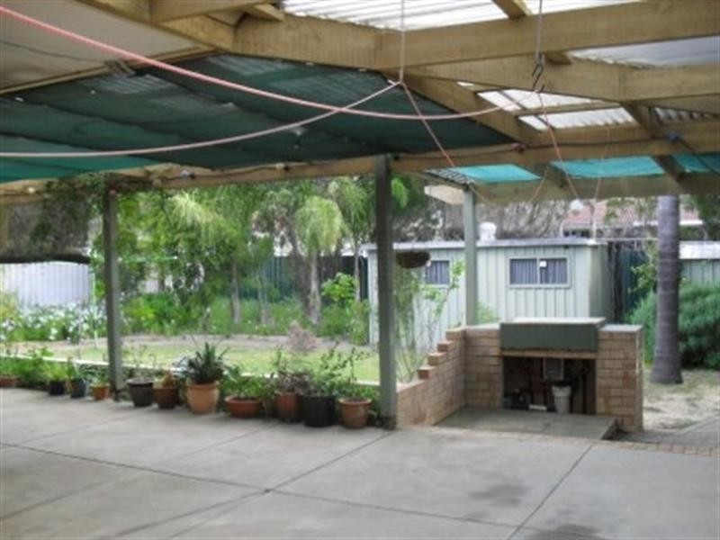 11 Dolara Court, Maddington WA 6109