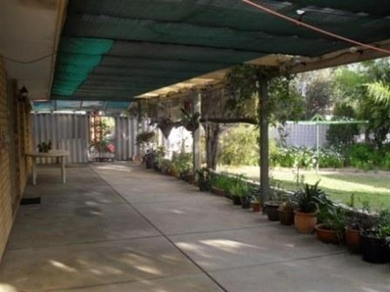 11 Dolara Court, Maddington WA 6109