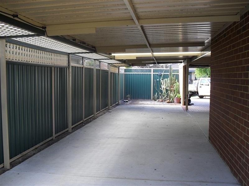 25 Dolara Court, Maddington WA 6109