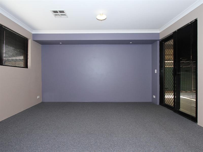 25 Dolara Court, Maddington WA 6109