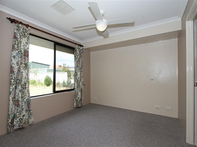 25 Dolara Court, Maddington WA 6109