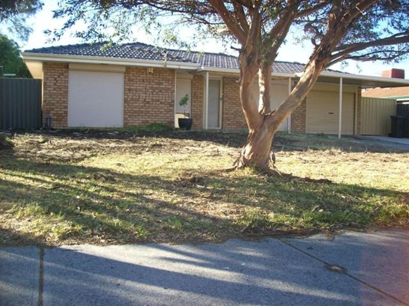 15 WARATAH Court, Maddington WA 6109