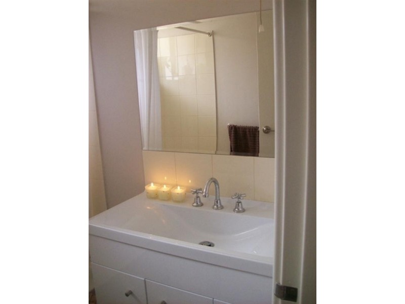 15 WARATAH Court, Maddington WA 6109