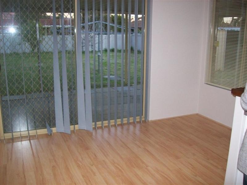 15 WARATAH Court, Maddington WA 6109