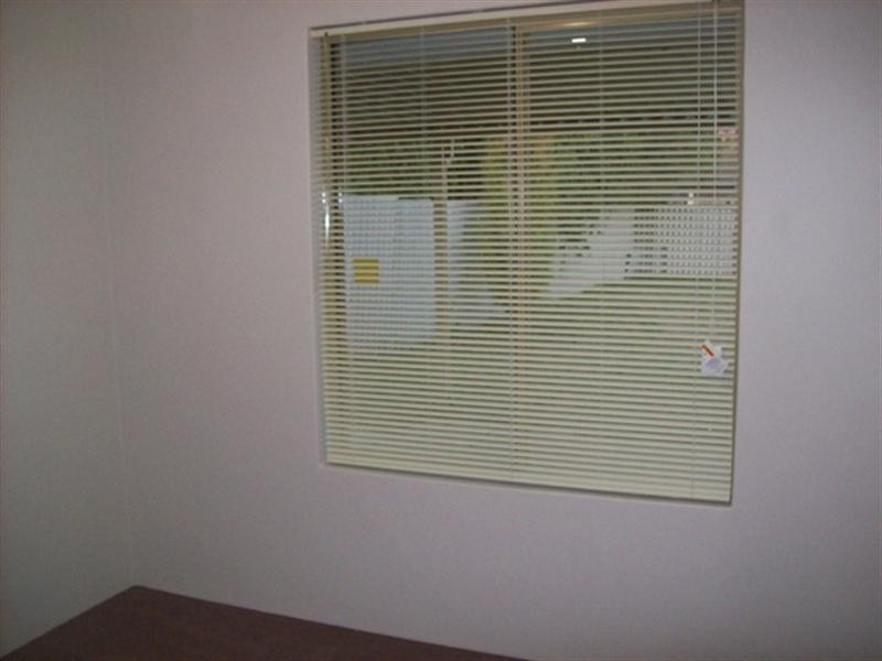 15 WARATAH Court, Maddington WA 6109