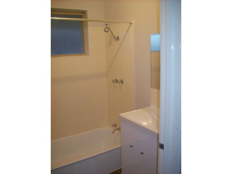 15 WARATAH Court, Maddington WA 6109