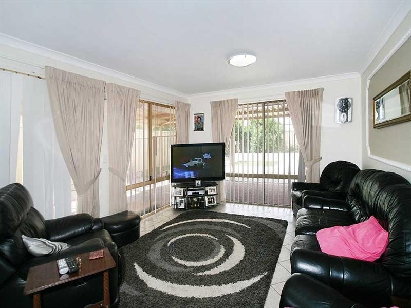 32 Bronzewing Street, Huntingdale WA 6110