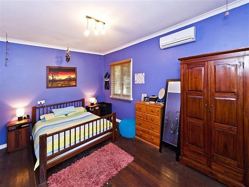 64 The Crescent, Maddington WA 6109