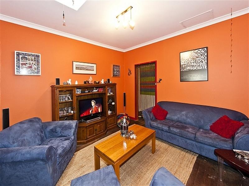64 The Crescent, Maddington WA 6109