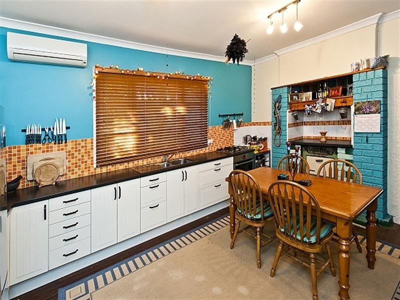64 The Crescent, Maddington WA 6109