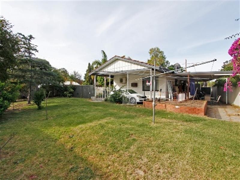 12 Elton Street, Maddington WA 6109