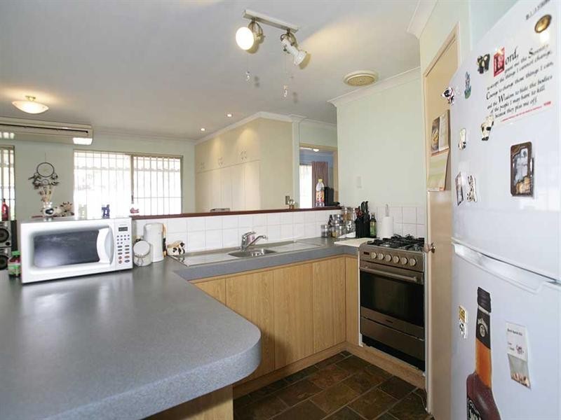 3 Lakewook Cove, Kenwick WA 6107