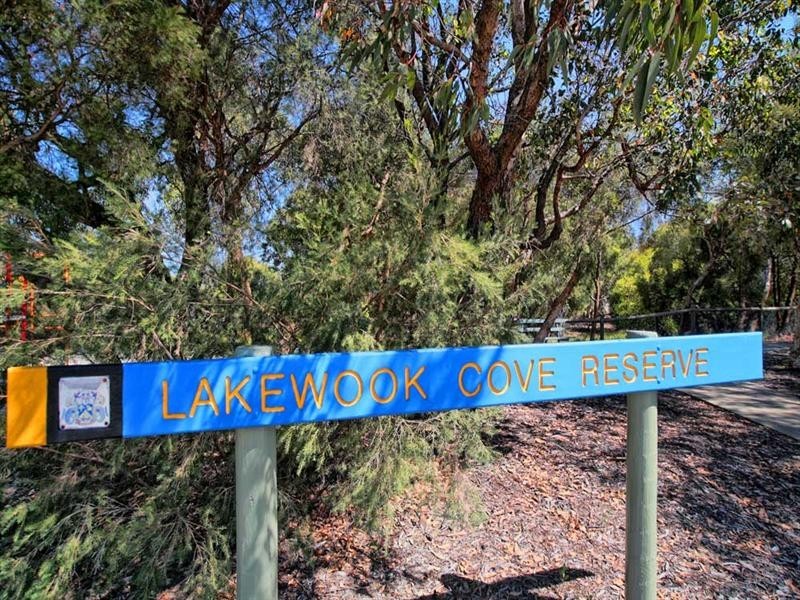 3 Lakewook Cove, Kenwick WA 6107
