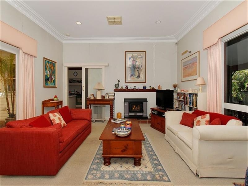 2013 Albany Highway, Maddington WA 6109