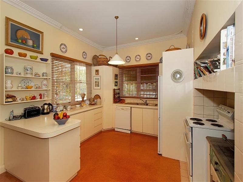 2013 Albany Highway, Maddington WA 6109