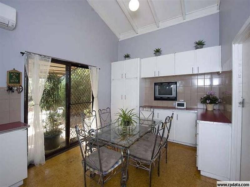 18 Grevillea Crescent, Swan View WA 6056