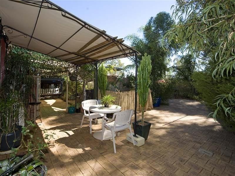 18 Grevillea Crescent, Swan View WA 6056