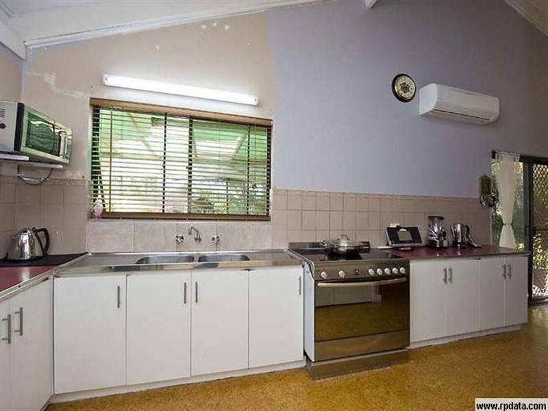 18 Grevillea Crescent, Swan View WA 6056