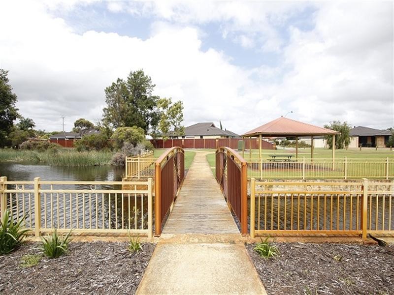 17 Fortescue Bend, Gosnells WA 6110