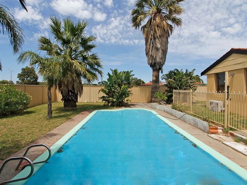 102 Eileen Street, Gosnells WA 6110