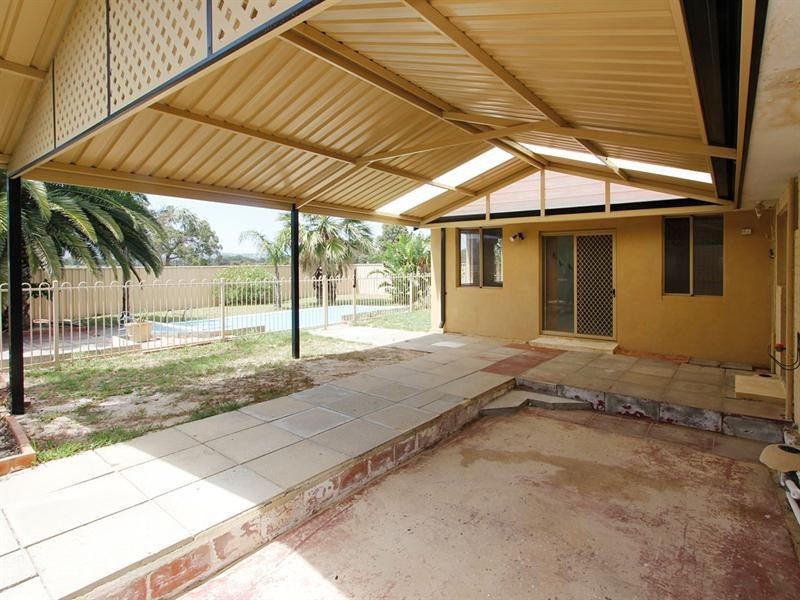 102 Eileen Street, Gosnells WA 6110