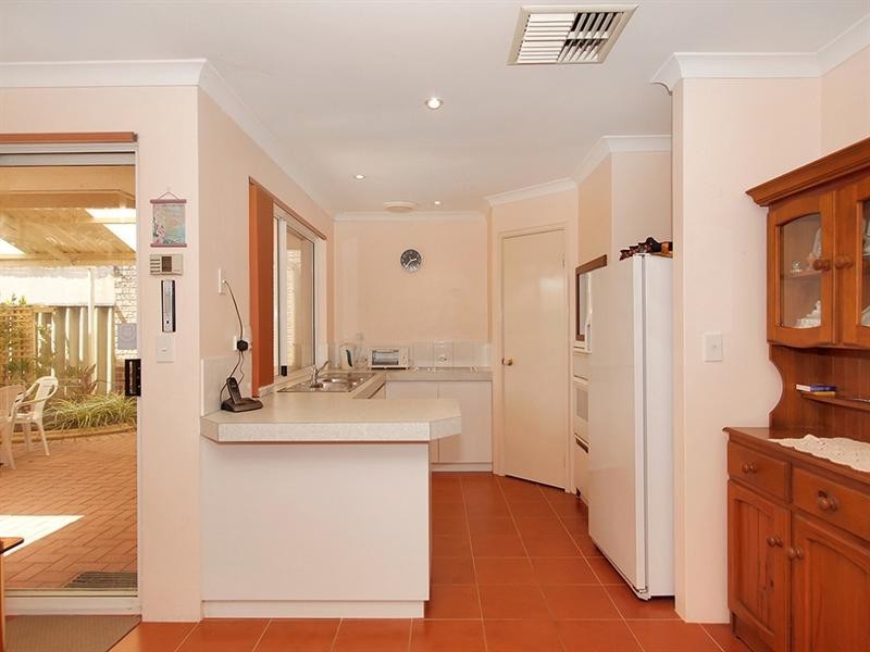 34 Towncentre Drive, Thornlie WA 6108