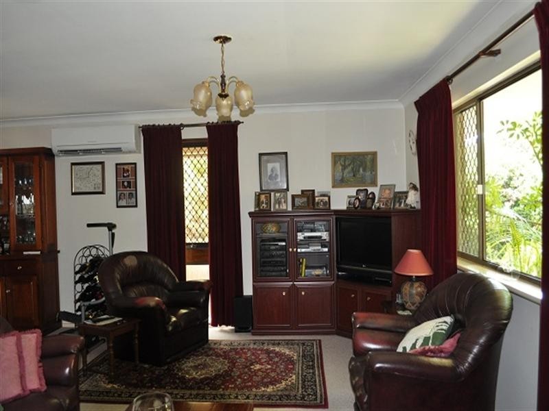 33 Coachwood Way, Maddington WA 6109