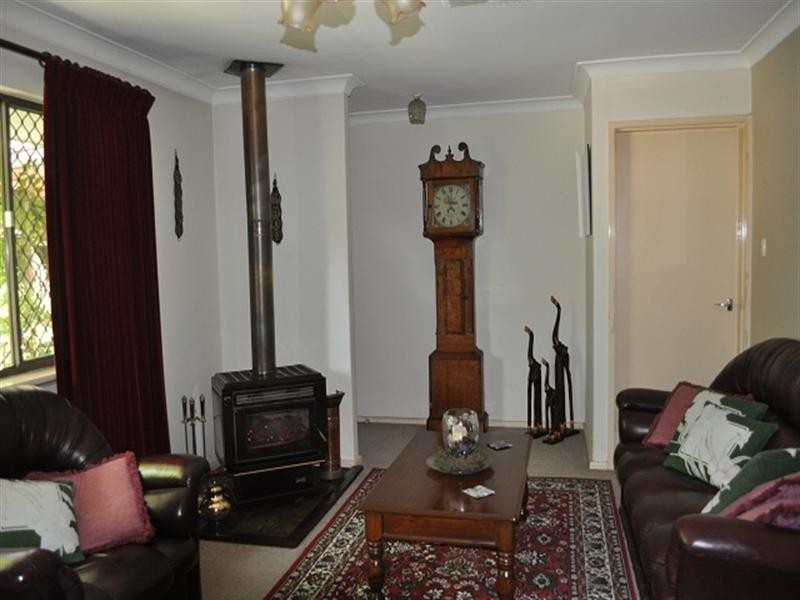 33 Coachwood Way, Maddington WA 6109