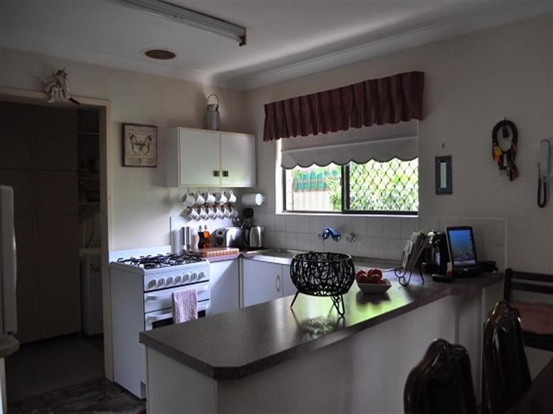 33 Coachwood Way, Maddington WA 6109