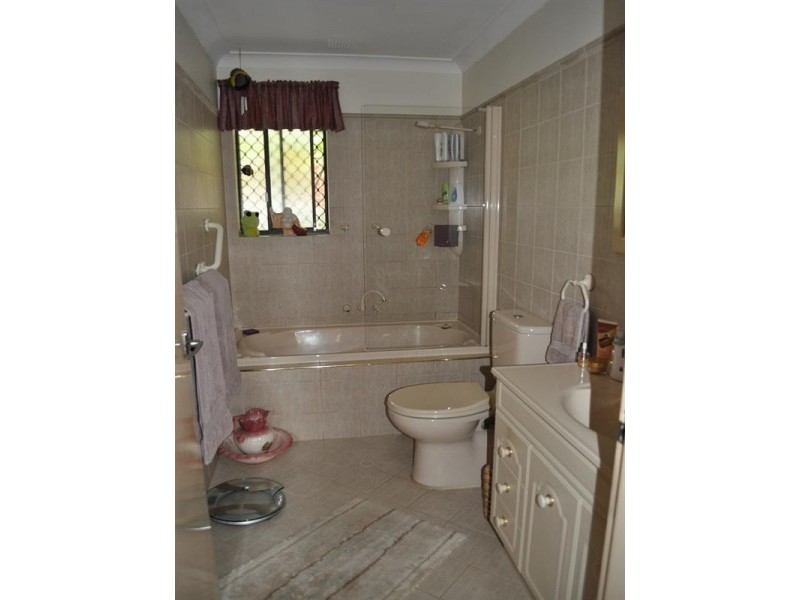 33 Coachwood Way, Maddington WA 6109