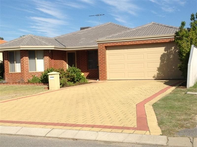 5 CHENIES REST, Gosnells WA 6110