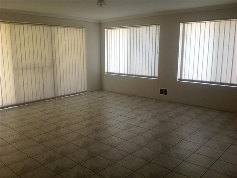 5 CHENIES REST, Gosnells WA 6110