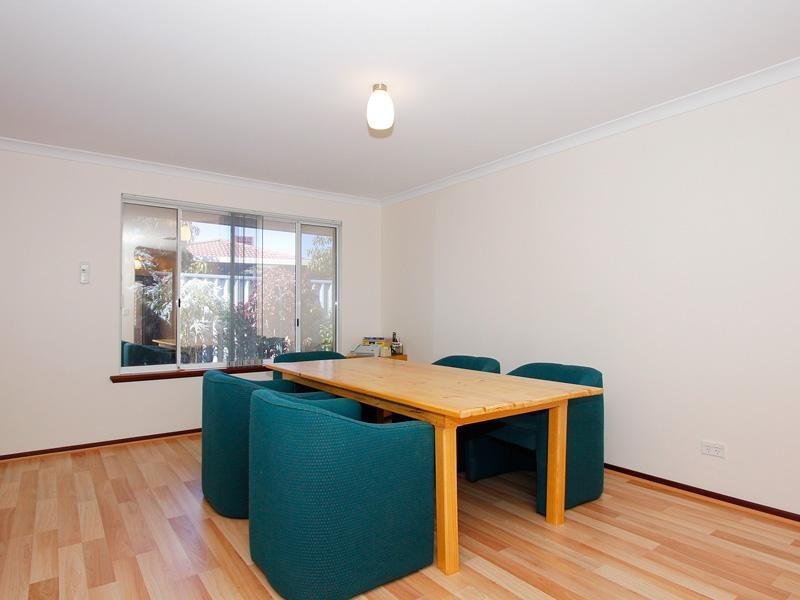 32 Towncentre Drive, Thornlie WA 6108