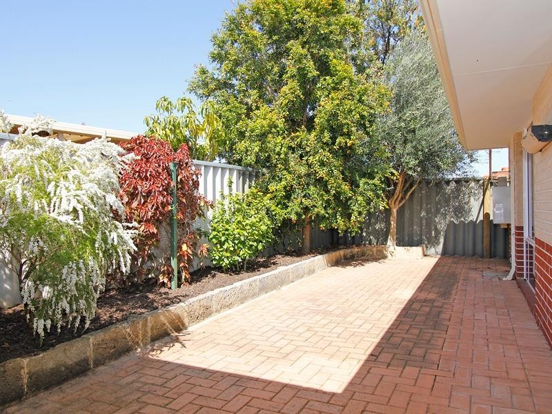 32 Towncentre Drive, Thornlie WA 6108