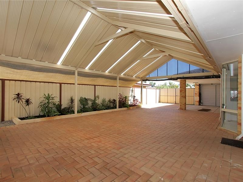 10 Thomasia Street, Huntingdale WA 6110