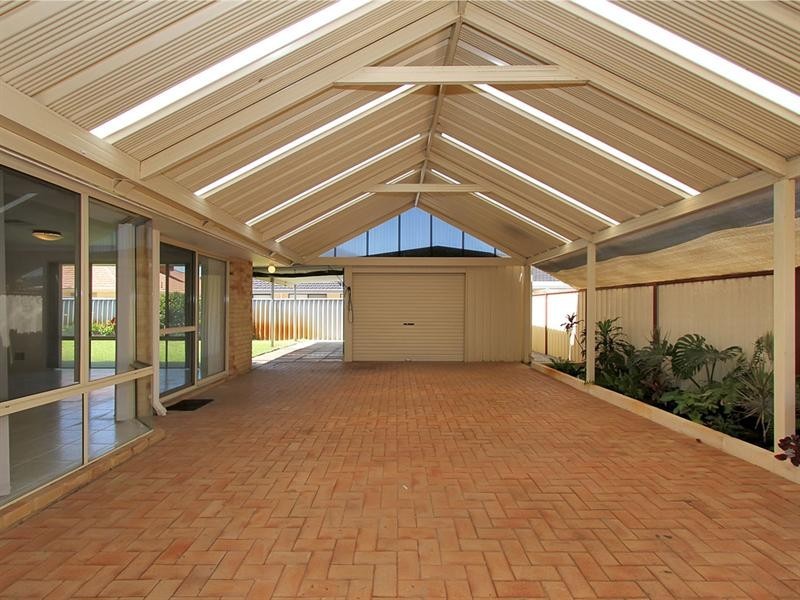 10 Thomasia Street, Huntingdale WA 6110