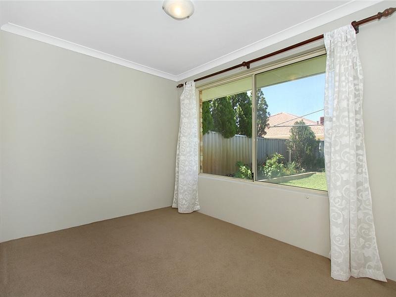 10 Thomasia Street, Huntingdale WA 6110