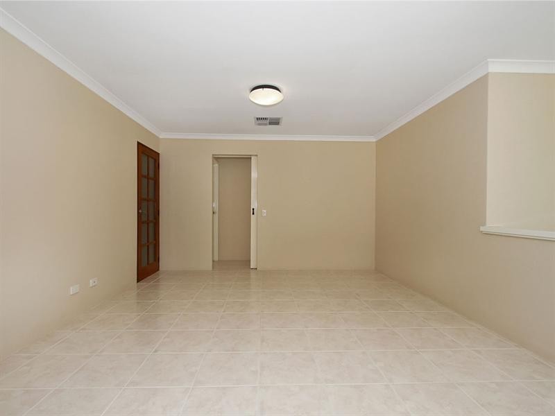 10 Thomasia Street, Huntingdale WA 6110