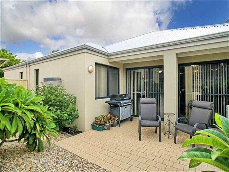 15/11 Serls Street, Armadale WA 6112